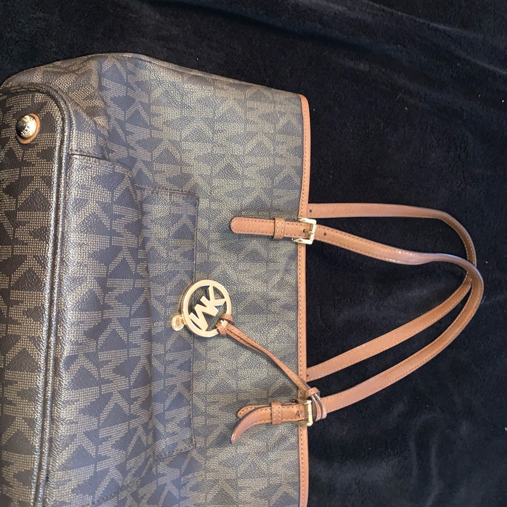 Authentic Michael Kors Jet Set Tote